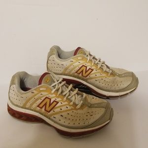 nb zip shoes